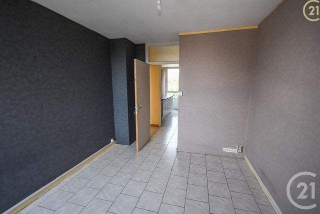 Afficher la photo en grand appartement à vendre - 5 pièces - 77.65 m2 - MAUBEUGE - 59 - NORD-PAS-DE-CALAIS - Century 21 Terre Du Nord