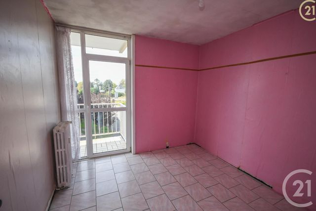 Afficher la photo en grand appartement à vendre - 5 pièces - 77.65 m2 - MAUBEUGE - 59 - NORD-PAS-DE-CALAIS - Century 21 Terre Du Nord