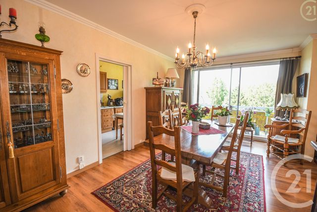 Afficher la photo en grand Appartement F5 à vendre - 9 pièces - 110.97 m2 - MAUBEUGE - 59 - NORD-PAS-DE-CALAIS - Century 21 Terre Du Nord