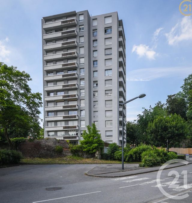 Afficher la photo en grand Appartement F5 à vendre - 9 pièces - 110.97 m2 - MAUBEUGE - 59 - NORD-PAS-DE-CALAIS - Century 21 Terre Du Nord