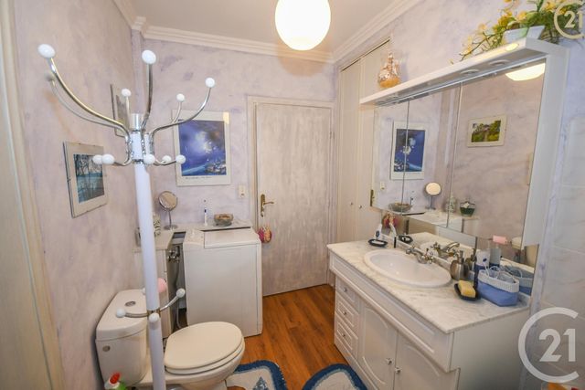 Afficher la photo en grand Appartement F5 à vendre - 9 pièces - 110.97 m2 - MAUBEUGE - 59 - NORD-PAS-DE-CALAIS - Century 21 Terre Du Nord