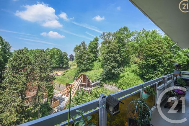 Afficher la photo en grand Appartement F5 à vendre - 9 pièces - 110.97 m2 - MAUBEUGE - 59 - NORD-PAS-DE-CALAIS - Century 21 Terre Du Nord