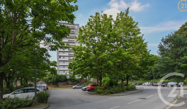 Afficher la photo en grand Appartement F5 à vendre - 9 pièces - 110.97 m2 - MAUBEUGE - 59 - NORD-PAS-DE-CALAIS - Century 21 Terre Du Nord