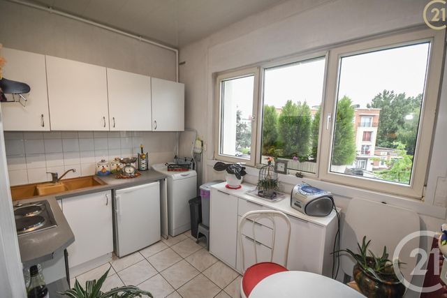 Afficher la photo en grand Appartement F2 à vendre - 3 pièces - 47.0 m2 - MAUBEUGE - 59 - NORD-PAS-DE-CALAIS - Century 21 Terre Du Nord