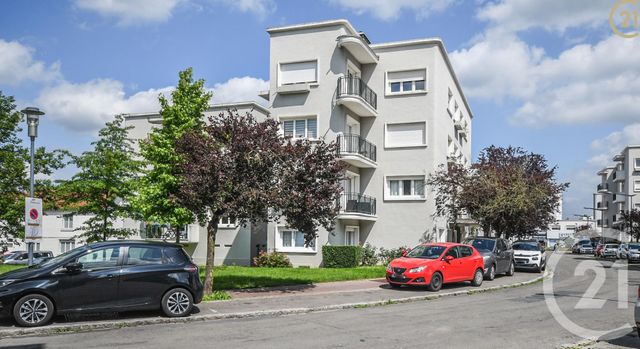Afficher la photo en grand Appartement F2 à vendre - 3 pièces - 47.0 m2 - MAUBEUGE - 59 - NORD-PAS-DE-CALAIS - Century 21 Terre Du Nord