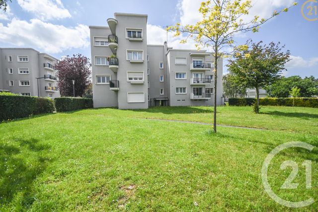 Afficher la photo en grand Appartement F2 à vendre - 3 pièces - 47.0 m2 - MAUBEUGE - 59 - NORD-PAS-DE-CALAIS - Century 21 Terre Du Nord