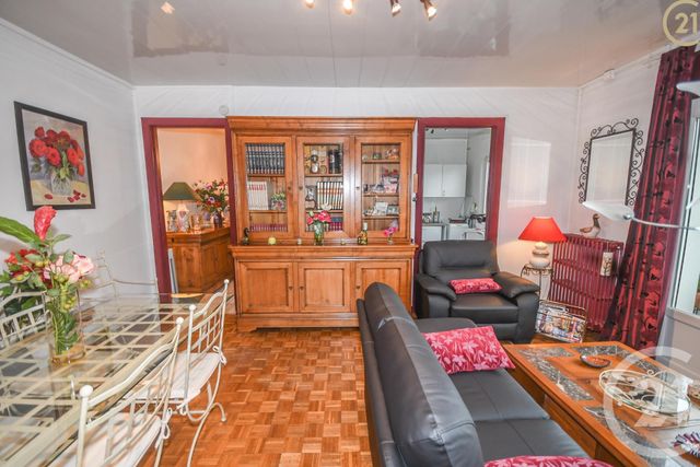 Afficher la photo en grand Appartement F2 à vendre - 3 pièces - 47.0 m2 - MAUBEUGE - 59 - NORD-PAS-DE-CALAIS - Century 21 Terre Du Nord