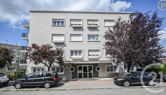 Afficher la photo en grand Appartement F2 à vendre - 3 pièces - 47.0 m2 - MAUBEUGE - 59 - NORD-PAS-DE-CALAIS - Century 21 Terre Du Nord