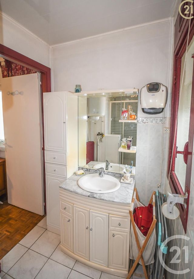 Afficher la photo en grand Appartement F2 à vendre - 3 pièces - 47.0 m2 - MAUBEUGE - 59 - NORD-PAS-DE-CALAIS - Century 21 Terre Du Nord