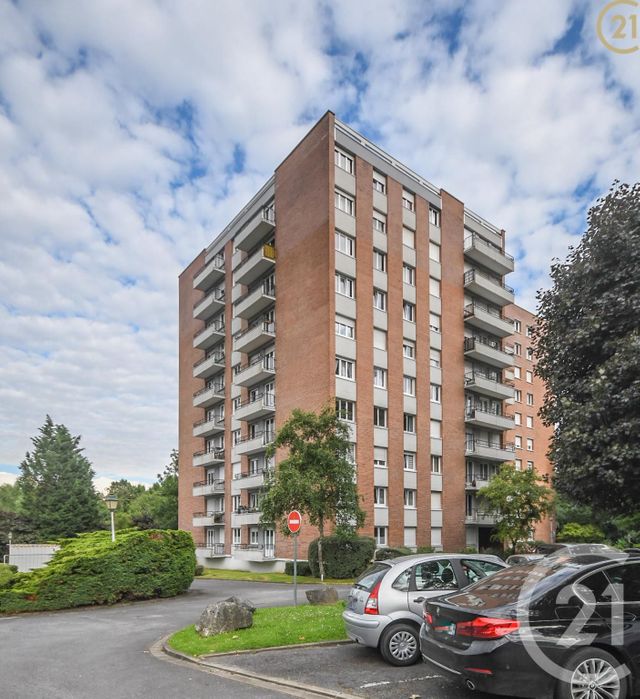 Afficher la photo en grand Appartement F4 à vendre - 5 pièces - 88.0 m2 - MAUBEUGE - 59 - NORD-PAS-DE-CALAIS - Century 21 Terre Du Nord