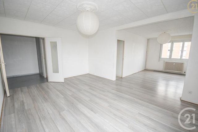 Afficher la photo en grand Appartement F4 à vendre - 5 pièces - 88.0 m2 - MAUBEUGE - 59 - NORD-PAS-DE-CALAIS - Century 21 Terre Du Nord