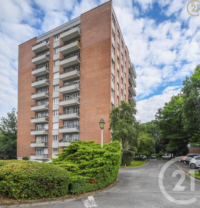 Afficher la photo en grand Appartement F4 à vendre - 5 pièces - 88.0 m2 - MAUBEUGE - 59 - NORD-PAS-DE-CALAIS - Century 21 Terre Du Nord