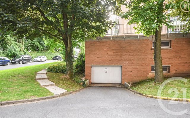 Afficher la photo en grand Appartement F4 à vendre - 5 pièces - 88.0 m2 - MAUBEUGE - 59 - NORD-PAS-DE-CALAIS - Century 21 Terre Du Nord
