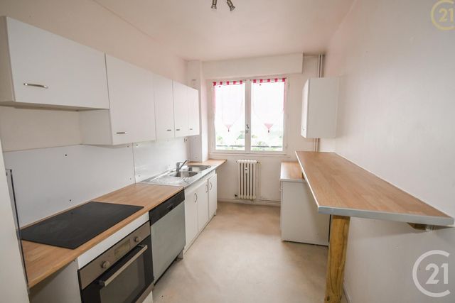 Afficher la photo en grand Appartement F4 à vendre - 5 pièces - 88.0 m2 - MAUBEUGE - 59 - NORD-PAS-DE-CALAIS - Century 21 Terre Du Nord