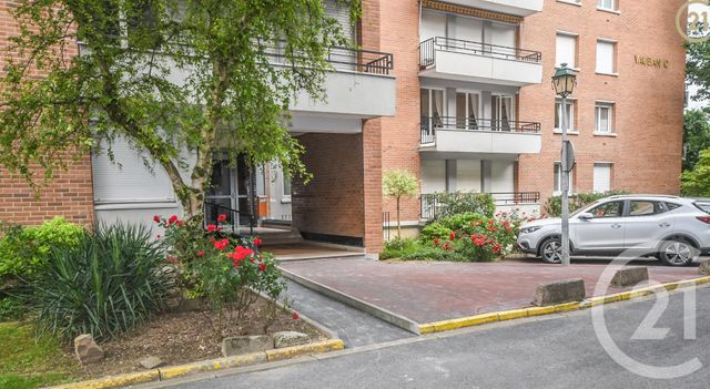 Afficher la photo en grand Appartement F4 à vendre - 5 pièces - 88.0 m2 - MAUBEUGE - 59 - NORD-PAS-DE-CALAIS - Century 21 Terre Du Nord