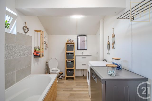 maison à louer - 4 pièces - 75.0 m2 - LA LONGUEVILLE - 59 - NORD-PAS-DE-CALAIS - Century 21 Terre Du Nord