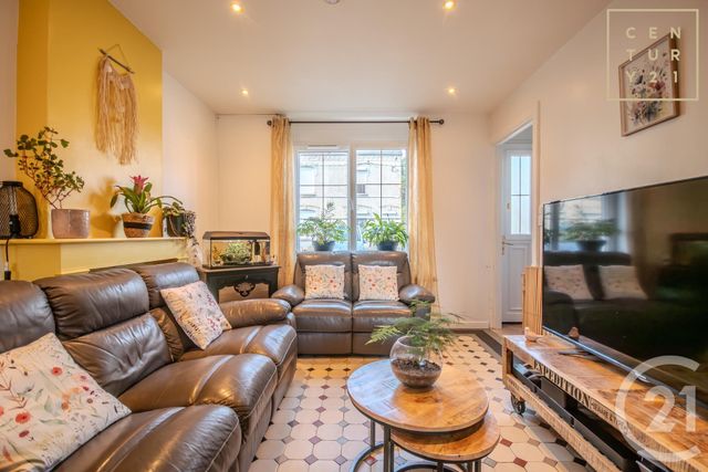 maison à louer - 4 pièces - 75.0 m2 - LA LONGUEVILLE - 59 - NORD-PAS-DE-CALAIS - Century 21 Terre Du Nord