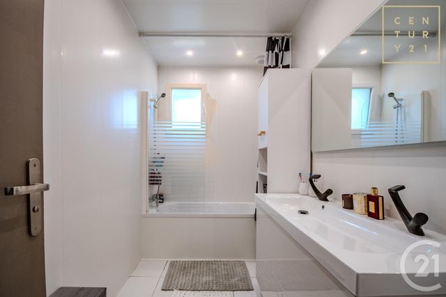 Afficher la photo en grand maison à vendre - 8 pièces - 140.59 m2 - MAUBEUGE - 59 - NORD-PAS-DE-CALAIS - Century 21 Terre Du Nord