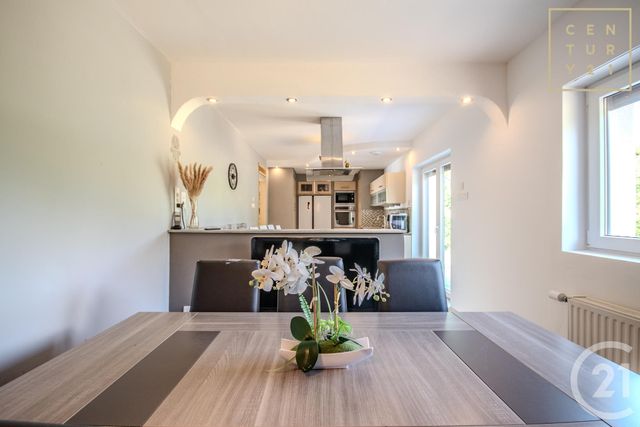 Afficher la photo en grand maison à vendre - 8 pièces - 140.59 m2 - MAUBEUGE - 59 - NORD-PAS-DE-CALAIS - Century 21 Terre Du Nord