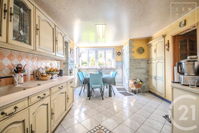 maison à vendre - 7 pièces - 10.58 m2 - MAUBEUGE - 59 - NORD-PAS-DE-CALAIS - Century 21 Terre Du Nord