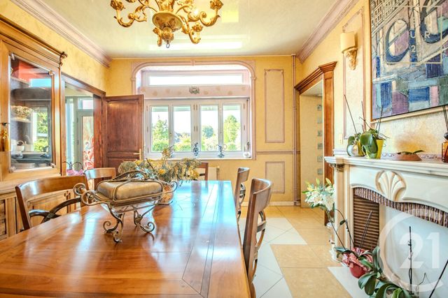 maison à vendre - 7 pièces - 10.58 m2 - MAUBEUGE - 59 - NORD-PAS-DE-CALAIS - Century 21 Terre Du Nord