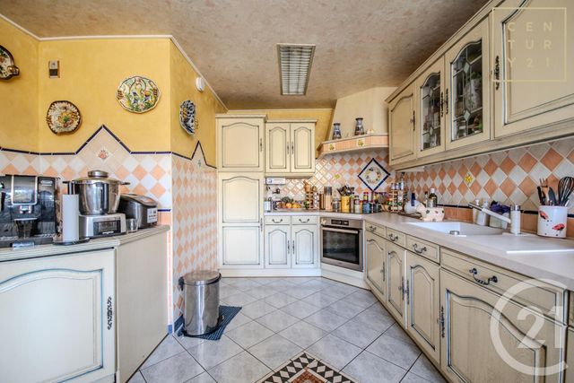 maison à vendre - 7 pièces - 10.58 m2 - MAUBEUGE - 59 - NORD-PAS-DE-CALAIS - Century 21 Terre Du Nord