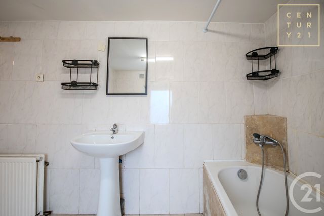 maison à vendre - 4 pièces - 63.79 m2 - FERRIERE LA PETITE - 59 - NORD-PAS-DE-CALAIS - Century 21 Terre Du Nord