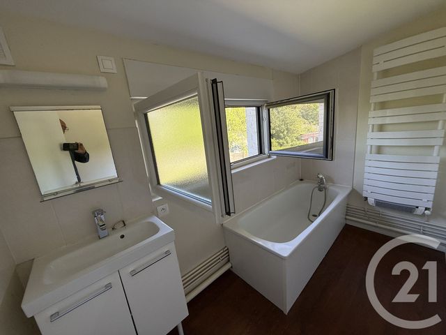 maison à louer - 4 pièces - 77.0 m2 - JEUMONT - 59 - NORD-PAS-DE-CALAIS - Century 21 Terre Du Nord