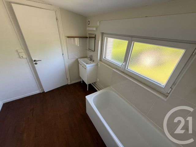 maison à louer - 4 pièces - 77.0 m2 - JEUMONT - 59 - NORD-PAS-DE-CALAIS - Century 21 Terre Du Nord