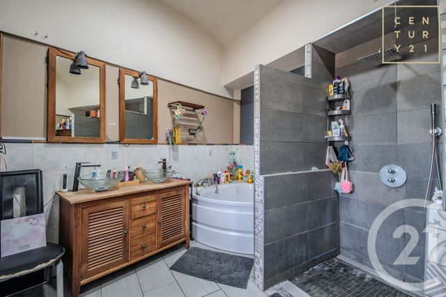 maison à vendre - 5 pièces - 136.47 m2 - HAUTMONT - 59 - NORD-PAS-DE-CALAIS - Century 21 Terre Du Nord