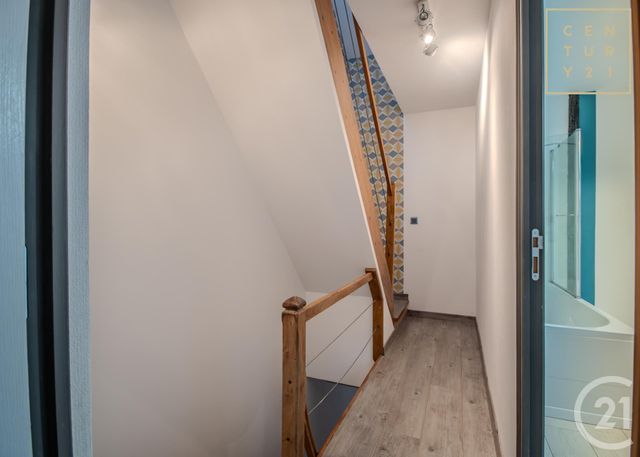 maison à louer - 5 pièces - 80.0 m2 - HAUTMONT - 59 - NORD-PAS-DE-CALAIS - Century 21 Terre Du Nord