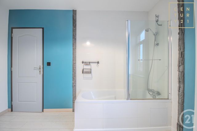maison à louer - 5 pièces - 80.0 m2 - HAUTMONT - 59 - NORD-PAS-DE-CALAIS - Century 21 Terre Du Nord