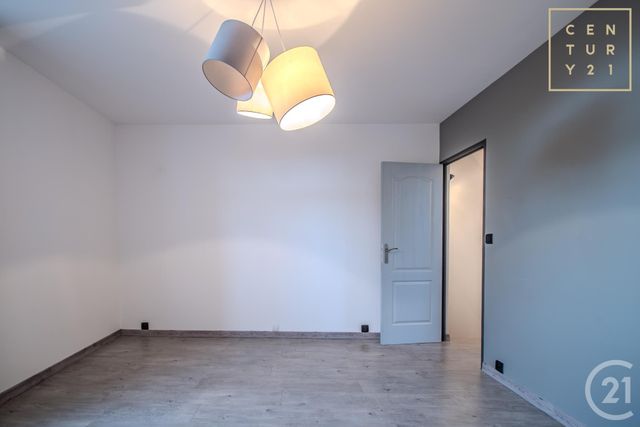 maison à louer - 5 pièces - 80.0 m2 - HAUTMONT - 59 - NORD-PAS-DE-CALAIS - Century 21 Terre Du Nord