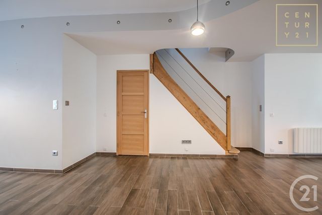 maison à louer - 5 pièces - 80.0 m2 - HAUTMONT - 59 - NORD-PAS-DE-CALAIS - Century 21 Terre Du Nord