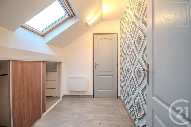 maison à louer - 5 pièces - 80.0 m2 - HAUTMONT - 59 - NORD-PAS-DE-CALAIS - Century 21 Terre Du Nord