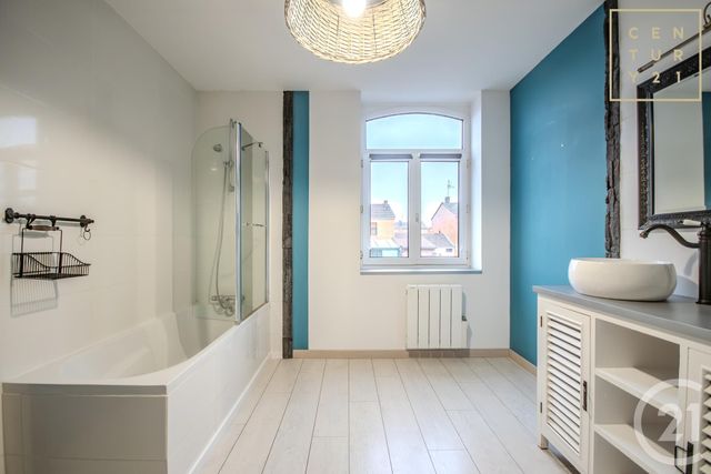maison à louer - 5 pièces - 80.0 m2 - HAUTMONT - 59 - NORD-PAS-DE-CALAIS - Century 21 Terre Du Nord