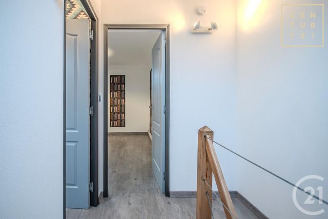 maison à louer - 5 pièces - 80.0 m2 - HAUTMONT - 59 - NORD-PAS-DE-CALAIS - Century 21 Terre Du Nord