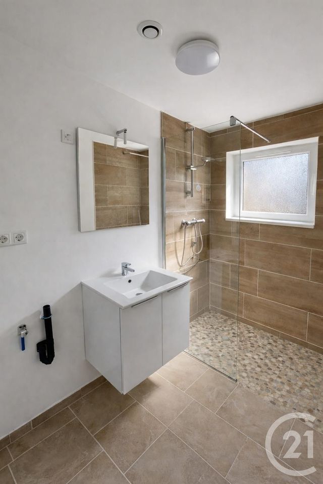 maison à louer - 6 pièces - 67.0 m2 - AULNOYE AYMERIES - 59 - NORD-PAS-DE-CALAIS - Century 21 Terre Du Nord