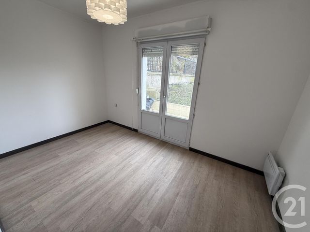 Appartement F2 à louer - 2 pièces - 40.0 m2 - HAUTMONT - 59 - NORD-PAS-DE-CALAIS - Century 21 Terre Du Nord