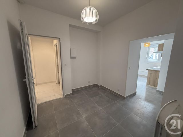 Appartement F2 à louer - 2 pièces - 40.0 m2 - HAUTMONT - 59 - NORD-PAS-DE-CALAIS - Century 21 Terre Du Nord