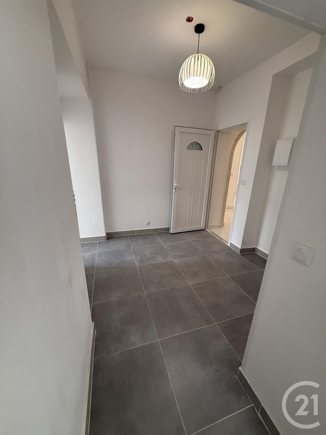 Appartement F2 à louer - 2 pièces - 40.0 m2 - HAUTMONT - 59 - NORD-PAS-DE-CALAIS - Century 21 Terre Du Nord