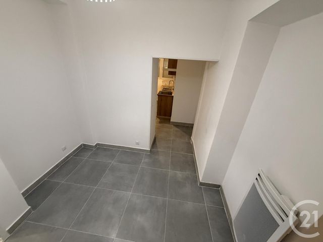 Appartement F2 à louer - 2 pièces - 40.0 m2 - HAUTMONT - 59 - NORD-PAS-DE-CALAIS - Century 21 Terre Du Nord