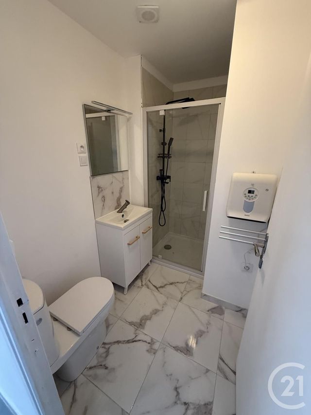 Appartement F2 à louer - 2 pièces - 40.0 m2 - HAUTMONT - 59 - NORD-PAS-DE-CALAIS - Century 21 Terre Du Nord