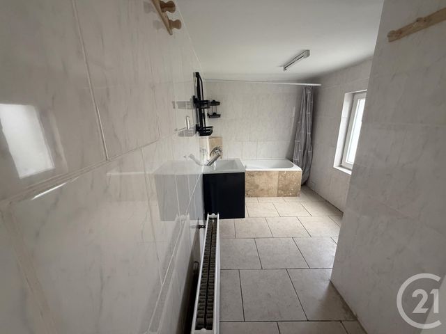 maison à louer - 4 pièces - 67.0 m2 - FERRIERE LA PETITE - 59 - NORD-PAS-DE-CALAIS - Century 21 Terre Du Nord