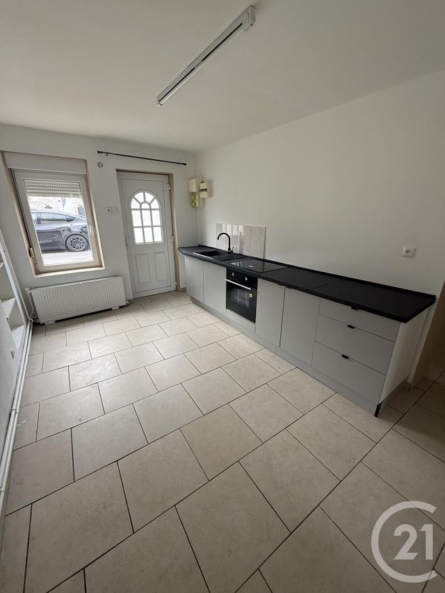 maison à louer - 4 pièces - 67.0 m2 - FERRIERE LA PETITE - 59 - NORD-PAS-DE-CALAIS - Century 21 Terre Du Nord