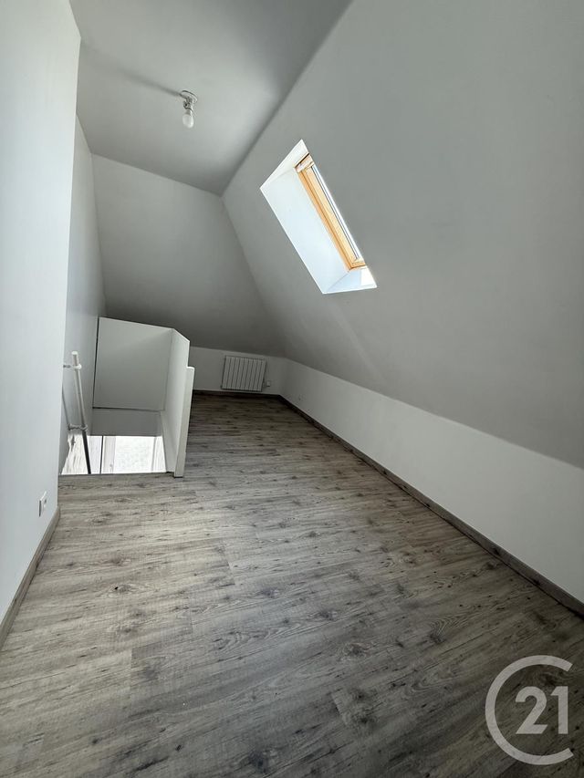 maison à louer - 4 pièces - 64.59 m2 - HAUTMONT - 59 - NORD-PAS-DE-CALAIS - Century 21 Terre Du Nord