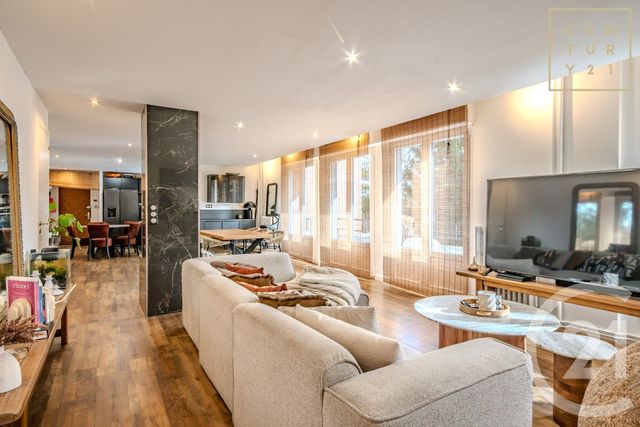 Appartement Loft à louer - 5 pièces - 102.0 m2 - MAUBEUGE - 59 - NORD-PAS-DE-CALAIS - Century 21 Terre Du Nord
