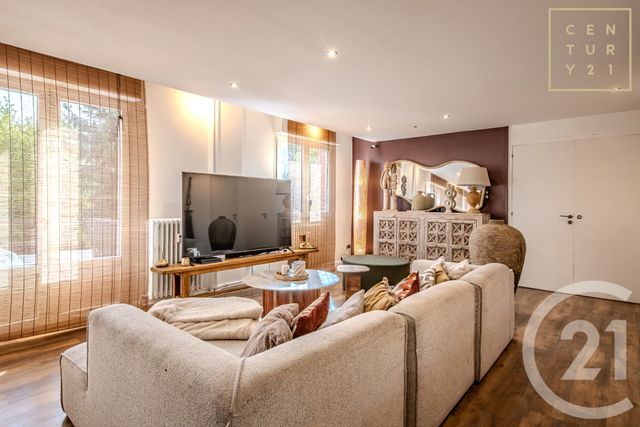 Appartement Loft à louer - 5 pièces - 102.0 m2 - MAUBEUGE - 59 - NORD-PAS-DE-CALAIS - Century 21 Terre Du Nord