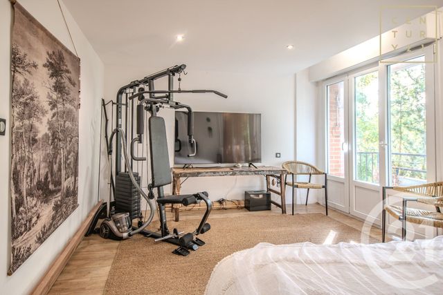 Appartement Loft à louer - 5 pièces - 102.0 m2 - MAUBEUGE - 59 - NORD-PAS-DE-CALAIS - Century 21 Terre Du Nord